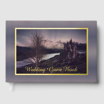 Donkere romantische gotische kasteel bruiloft