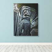 Donkere tiki standbeeld canvas print (Insitu (Houten vloer))