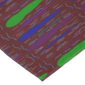 Donkere wijn gekleurde kunst geïnspireerd tafelkleed (Gekanteld)