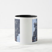 Donkere wolken rook en vuur ontstaan 2 mok (Midden)