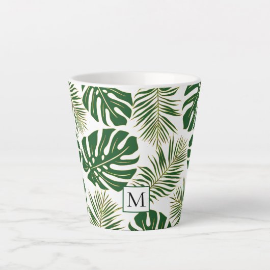 Donkergroene en gouden bladeren en monogram latte mok (Voorkant)