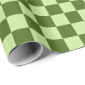 Donkergroene en lichtgroene cheques cadeaupapier (Rol Hoek)