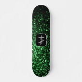 Donkergroene faux glitter sparkles Monogram Skateboard (Voorkant)