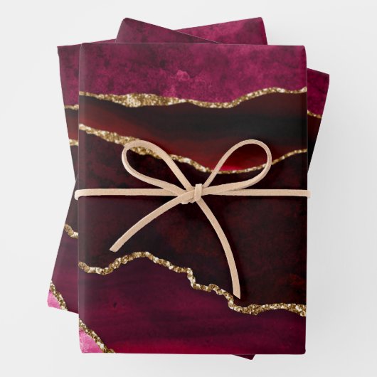 Donkerrood en goudkleurig kiezelgrijs inpakpapier vel (In situ)