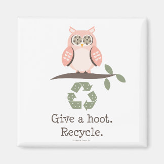 Donner Un Aimant De Recyclage À Chaud