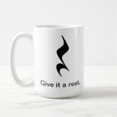 Donnez-lui un repos. Tasse de musique pour des (Gauche)