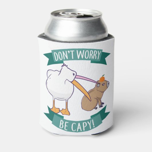 Don't Worry, Be Capy. Capybara Orange Unbothered Blikjeskoeler (Blikje Achterkant)