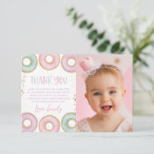 Donut 1er anniversaire Appartement Carte de remerc (Debout devant)