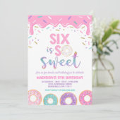 Donut 6e anniversaire Invitation Donut Six est dou (Debout devant)