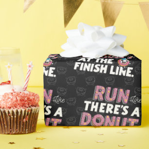 Donut bij de Finish Line Funny Fitness Motivation Cadeaupapier