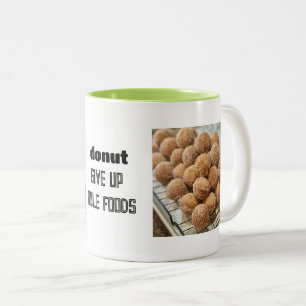 Donut GIve Up op Hole Foods Mok