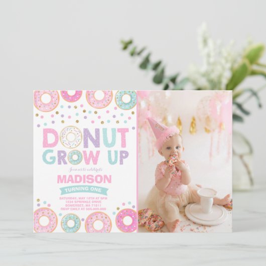 Donut Invitation Anniversaire Donut Grow Up Party (Debout devant)