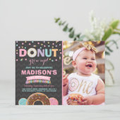 Donut Invitation Anniversaire Donut Grow Up Party (Debout devant)