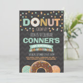 Donut Invitation Anniversaire Donut Grow Up Party (Debout devant)