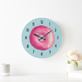 Donut met roze vorst en springen grote klok (Huis)