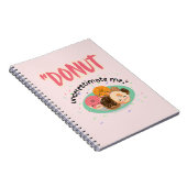 DONUT ONDER SCHATTING NOTITIEBOEK (Rechterzijde)