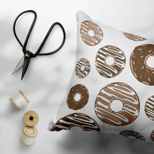Donut Pattern, Chocolate Donuts, Karamel Donuts Accent Kussen