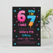 Donut Six Seven Girl Birthday Invitation (Debout devant)