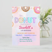 Donut Thématique 5e Anniversaire Fête Invitation (Debout devant)