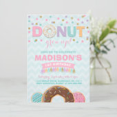 Donut Verjaardag Uitnodiging Donut Grow Up Party (Staand voorkant)