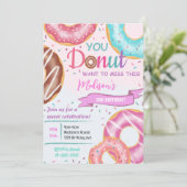 Donuts colorés Invitation Anniversaire (Debout devant)
