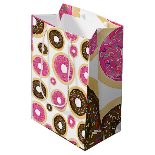 Donuts Modern Birthday Party Medium Cadeauzakje (Voorkant Gekanteld)