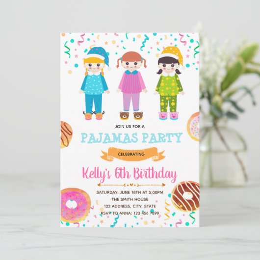 Donuts pyjama invitation fête d'anniversaire (Debout devant)
