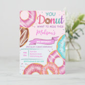 Donuts roses Invitation Anniversaire (Debout devant)