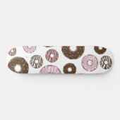 Donuts, roze donuts, bruine donuts skateboard (Horizontaal)