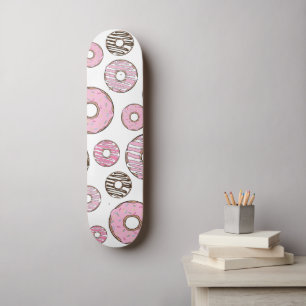 Donuts, roze donuts, witte donuts skateboard