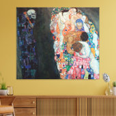 Dood en leven door Gustav Klimt (c 1915) Canvas Afdruk (Insitu (Woonkamer))