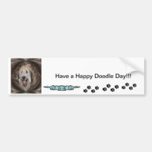 Doodle Dog heeft een prettige dag