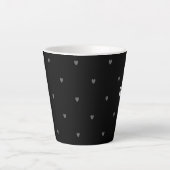 Doodle Hearts Pattern Black Red Monogram Initiaal Latte Mok (Voorkant)