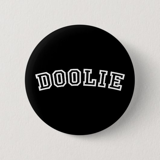 DOOLIE RONDE BUTTON 5,7 CM (Voorkant)