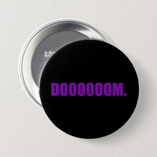 DOOOOOM. Button in Paars (Voorkant /achterkant)