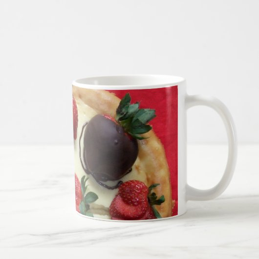 Door chocolade gedekte aardbeiboombessen Cheesecak Koffiemok (Rechts)