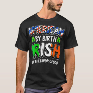 Door de geboorte van vrouwen Amerikaans door de vo T-shirt