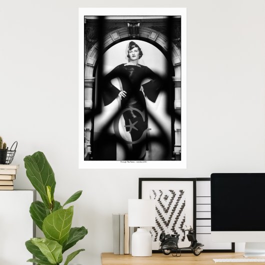 Door het hek - Mode Museum Paris Poster (Thuiskantoor)