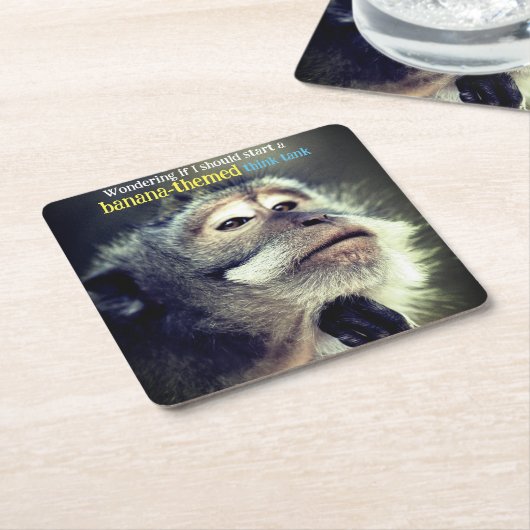 Doordachte aap die grappig citaat denkt vierkante kartonnen onderzetter (Schuin)