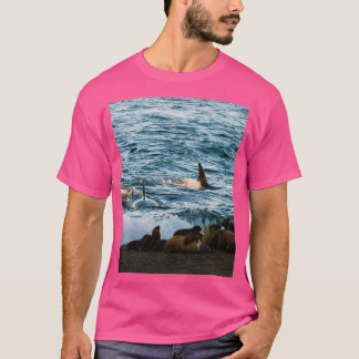 Doordende walvisjacht op het strand t-shirt