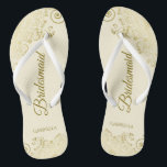 Doré Lace Elégante crème ivoire Bridesmaid Mariage<br><div class="desc">Ces tongs de mariage élégants sont une excellente façon de remercier et de reconnaître vos demoiselles d'honneur, tout en donnant à leurs pieds un repos après une longue journée. La belle conception présente un design élégant avec des remplissages en dentelle dorée sur un arrière - plan couleur ivoire ou crème...</div>