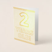 Dorée Carte d'anniversaire "2 ANS!" en caractères gras e (Devant)