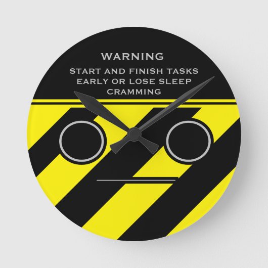 Dorm Study Warning Caudron Tape Emoji Face Ronde Klok (Voorkant)