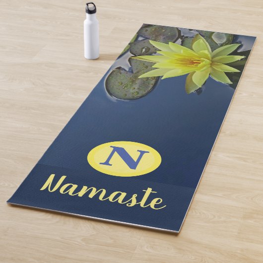 DOUANEMONOGRAM NAMASTE ZEN GEEL LOTUS YOGAMAT (In situ)