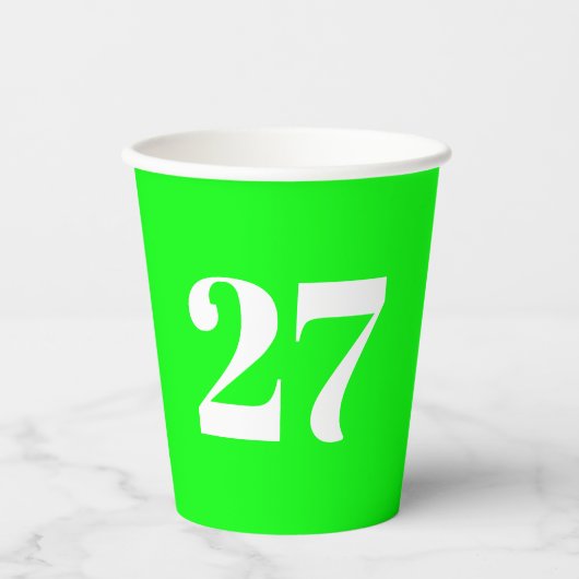 Douanenummer neon groen wit monogram verjaardag papieren bekers (Voorkant)