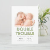 Double problème Green Twins Baby Faire-part (Debout devant)