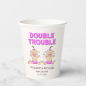 Double Trouble Twin Meisjes Baby shower Papieren Bekers (Voorkant)