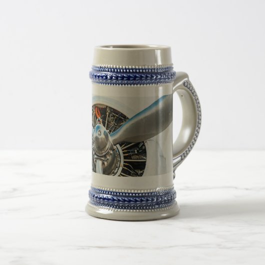 Douglas DC-3 Vliegtuig. propeller Bierpul (Voorkant rechts)