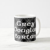 Douglas "FORWARD" Crest on Grey Douglas Tartan Mok (Voorkant rechts)