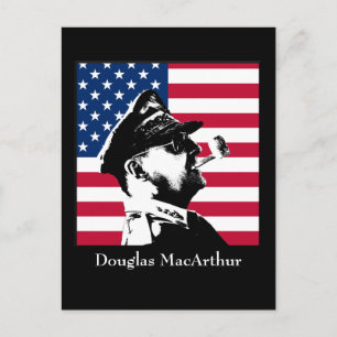 Douglas MacArthur and the American Flag Briefkaart
